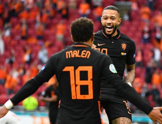 场迎来了本 场迎来了本